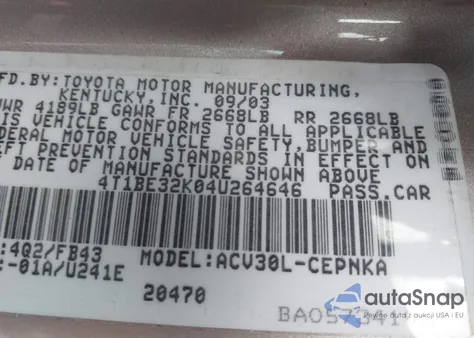 2004 Toyota Camry Le z USA, uszkodzony, nr VIN 4T1BE32K04U264646